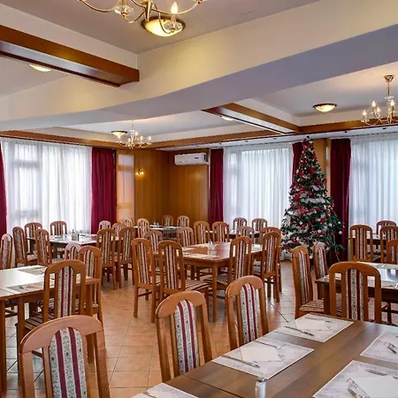 Hotel Damis Pale
