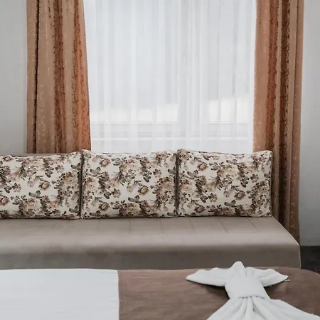 Hotel Damis