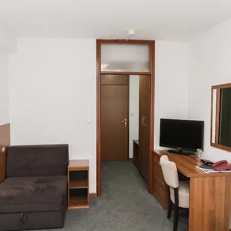 Damis Hotel