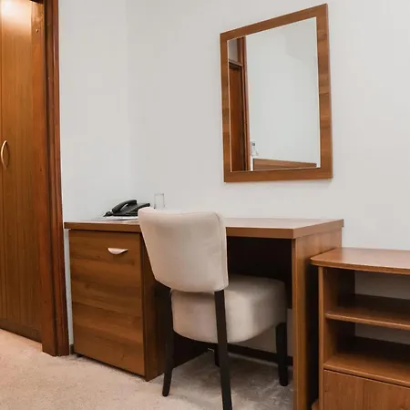 Hotel Damis Pale