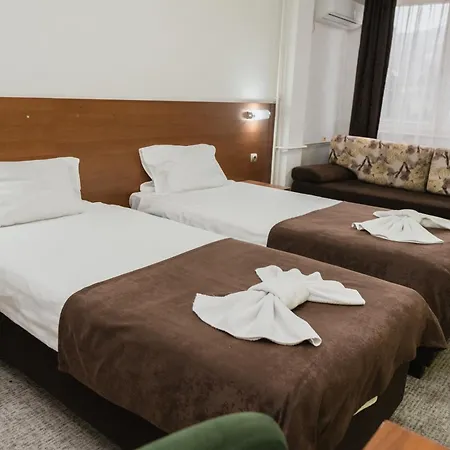 Damis Hotel
