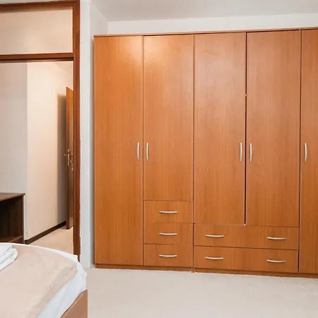 Hotel Damis Pale