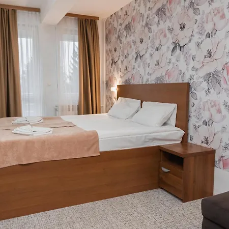 Damis Hotel