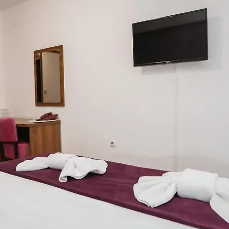 Hotel Damis Pale
