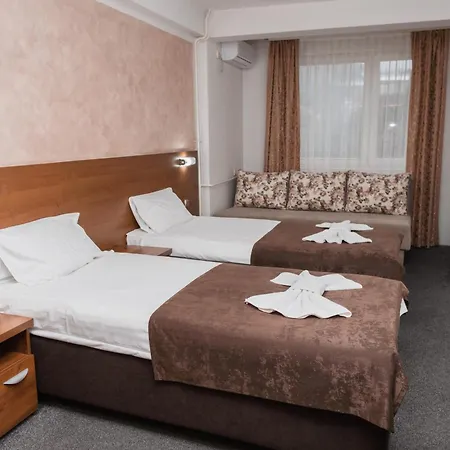 Hotel Damis Pale